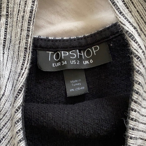 Grey and black ripped topshop crop top size 2! - Picture 3 of 4